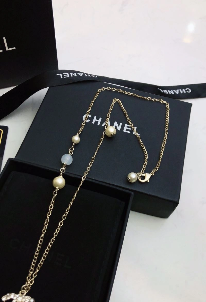 Effortless Chanel Necklaces 225806