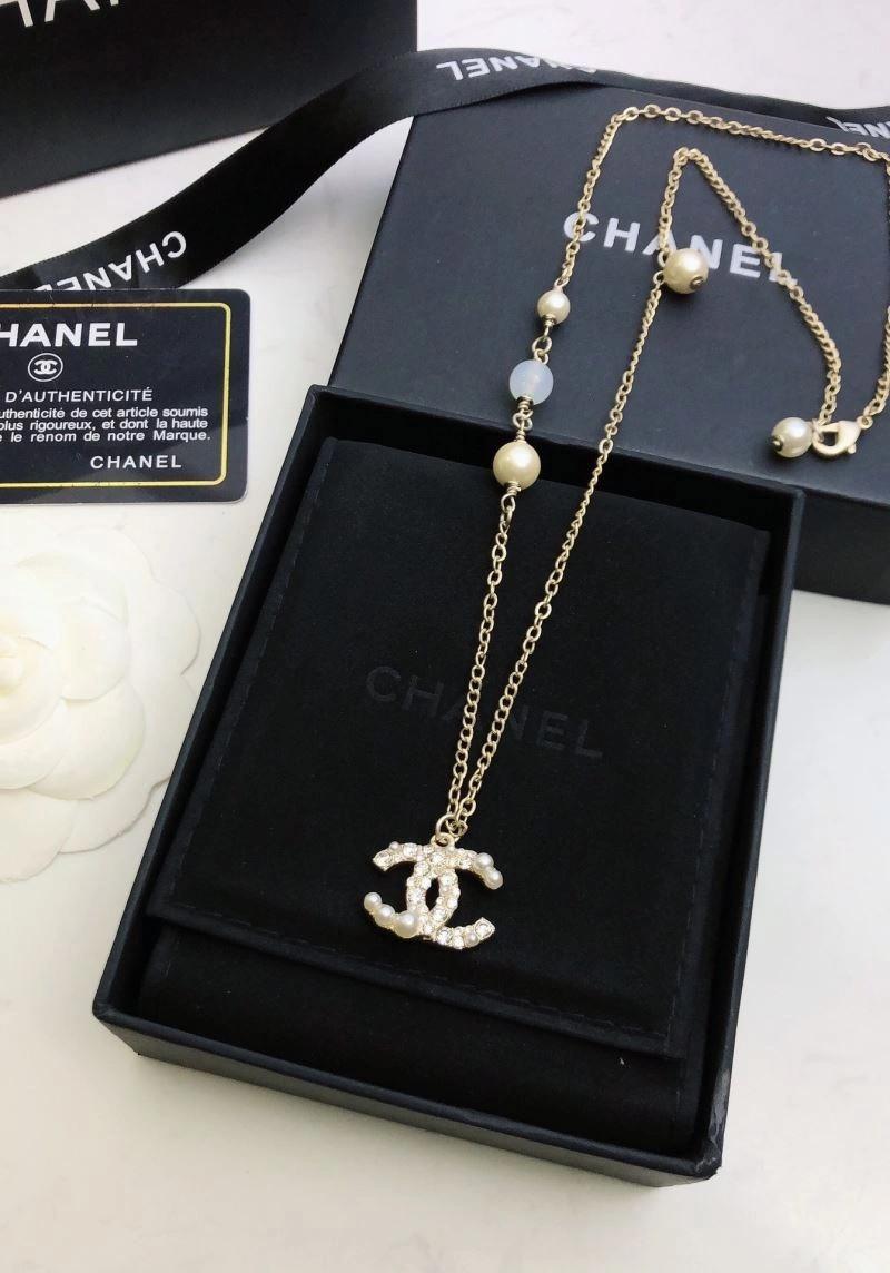 Effortless Chanel Necklaces 225806