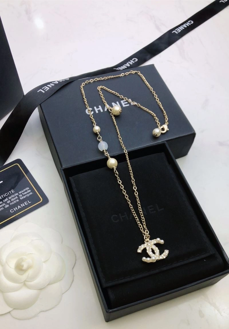 Effortless Chanel Necklaces 225806