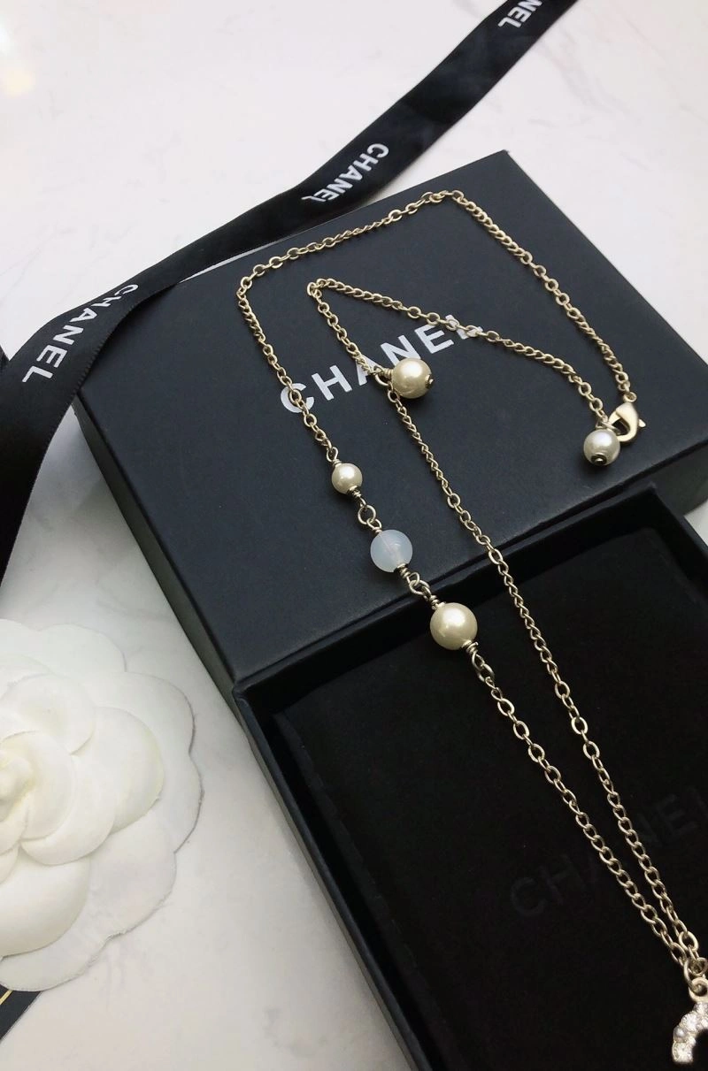 Effortless Chanel Necklaces 225806