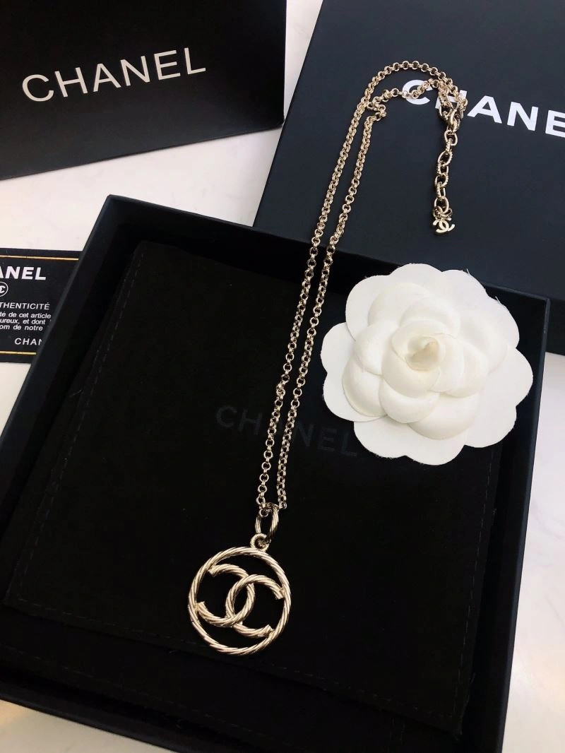 Snug Chanel Necklaces 225866