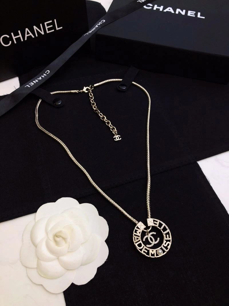RelaxedFit Chanel Necklaces 225807