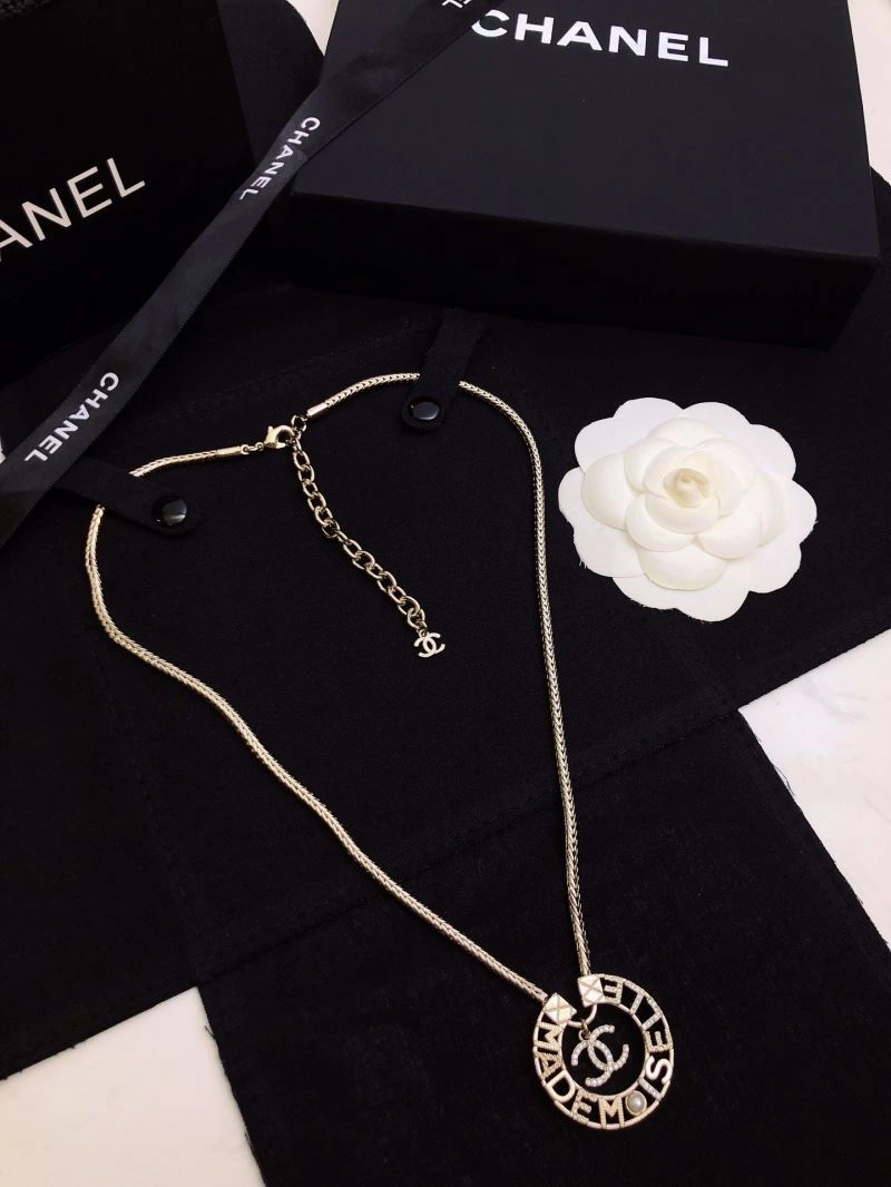 RelaxedFit Chanel Necklaces 225807
