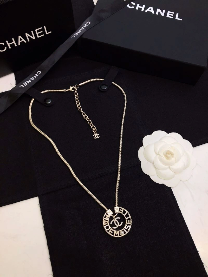 RelaxedFit Chanel Necklaces 225807