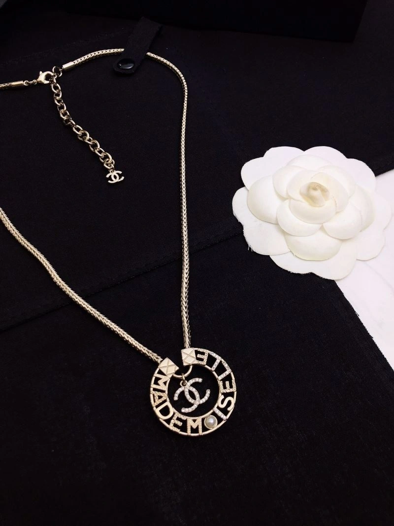 RelaxedFit Chanel Necklaces 225807