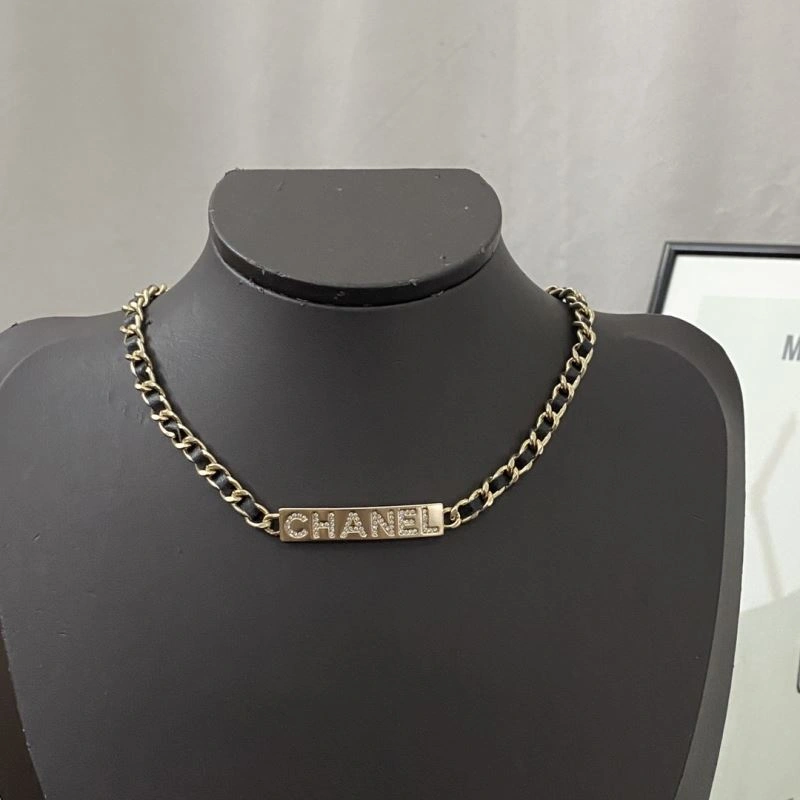 Sporty Chanel Necklaces 225804