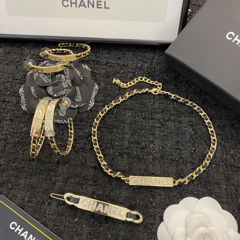 Sporty Chanel Necklaces 225804