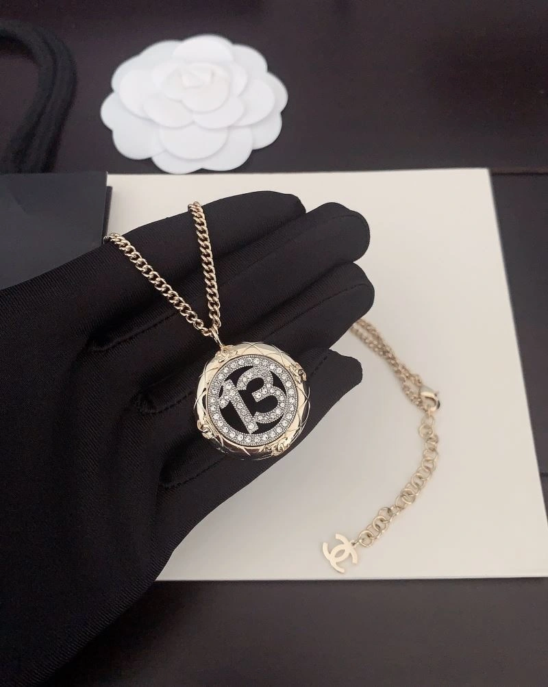Chanel Necklaces Versatile 225783