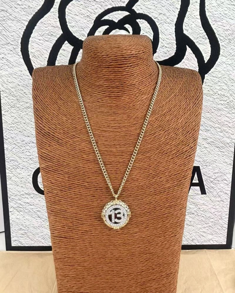 Chanel Necklaces Versatile 225783
