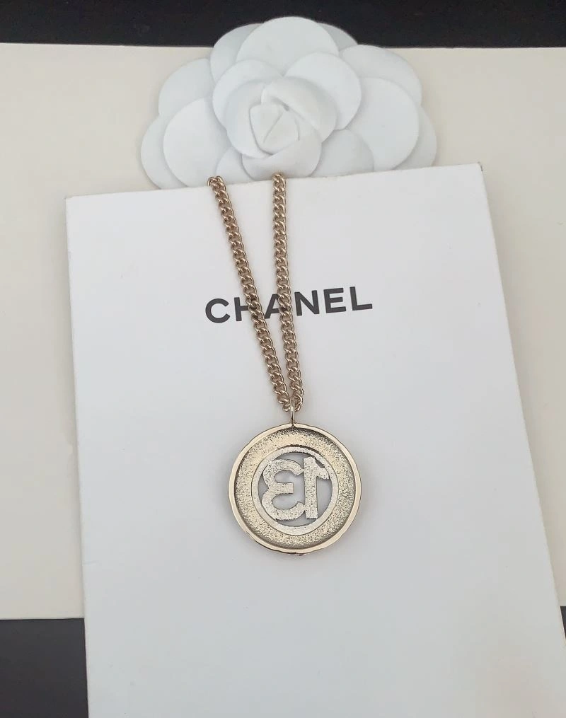 Chanel Necklaces Versatile 225783