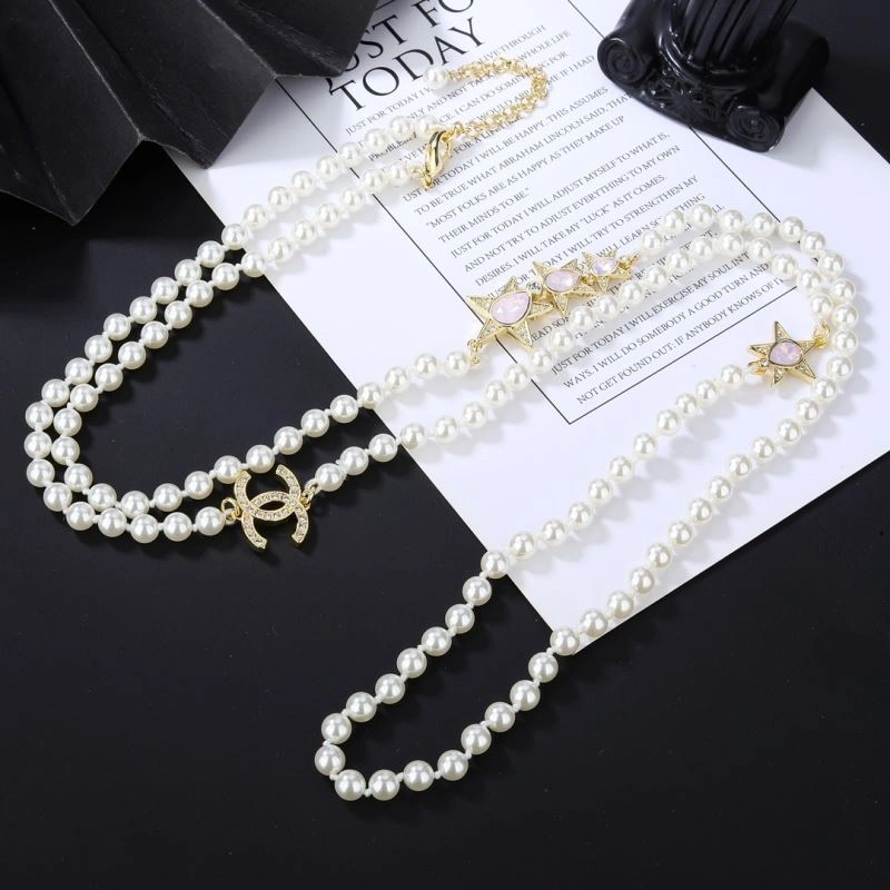 Sophisticated Chanel Necklaces 225778