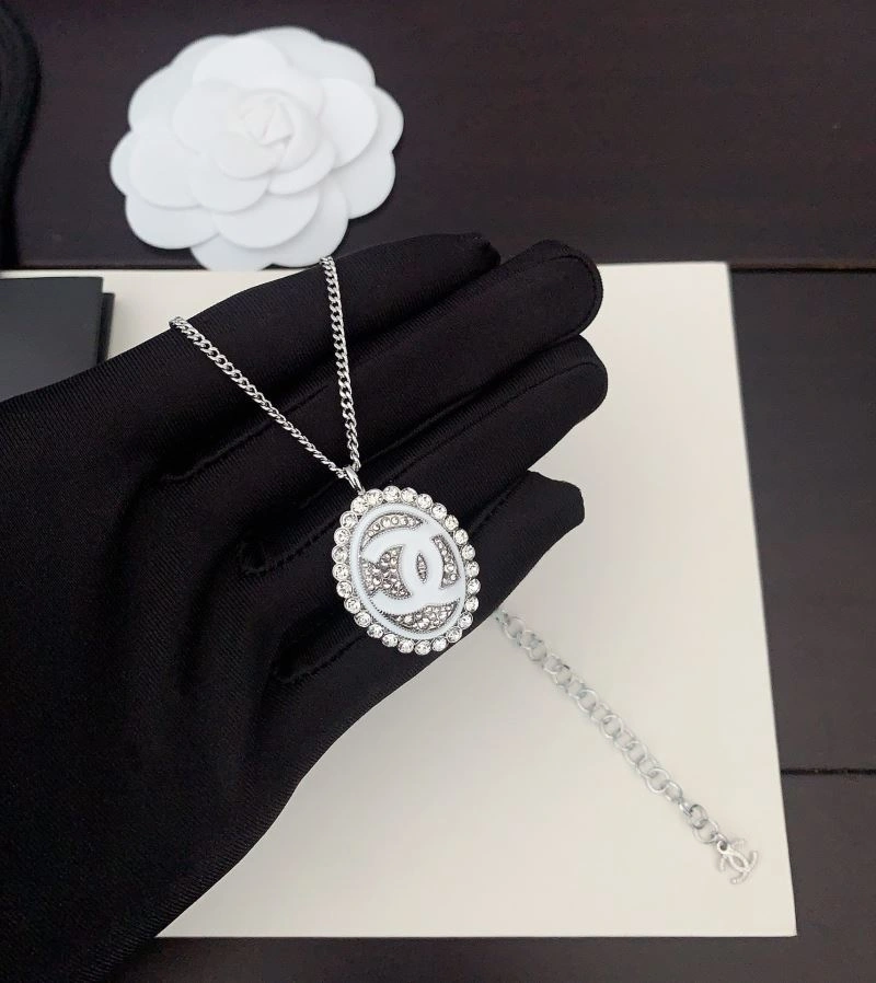 Stylish Chanel Necklaces 225770