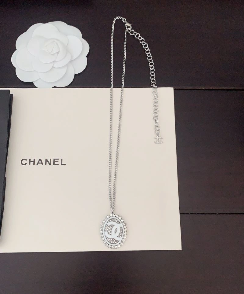 Stylish Chanel Necklaces 225770