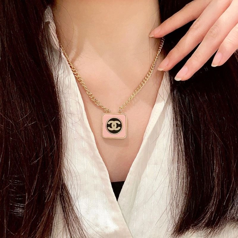Chanel Necklaces Refined 225769