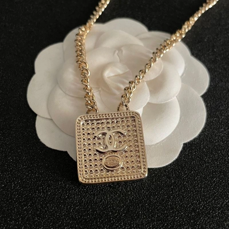 Chanel Necklaces Refined 225769