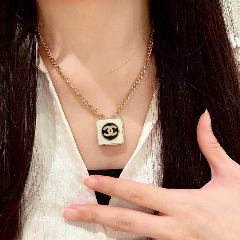 Chanel Necklaces FashionForward 225808