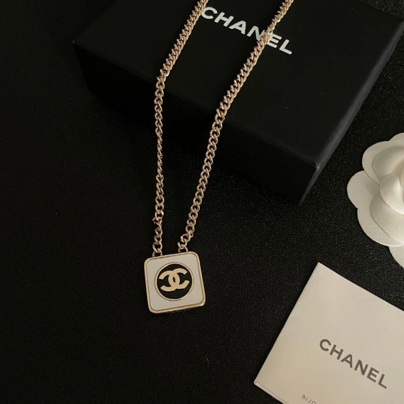 Chanel Necklaces FashionForward 225808
