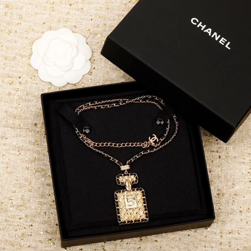 Tailored Chanel Necklaces 225768