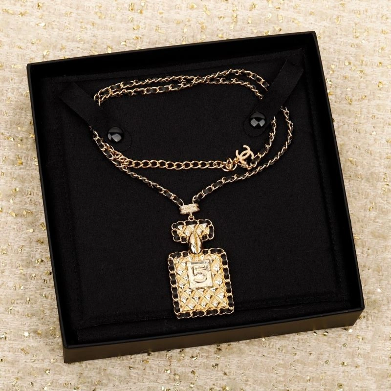 Tailored Chanel Necklaces 225768