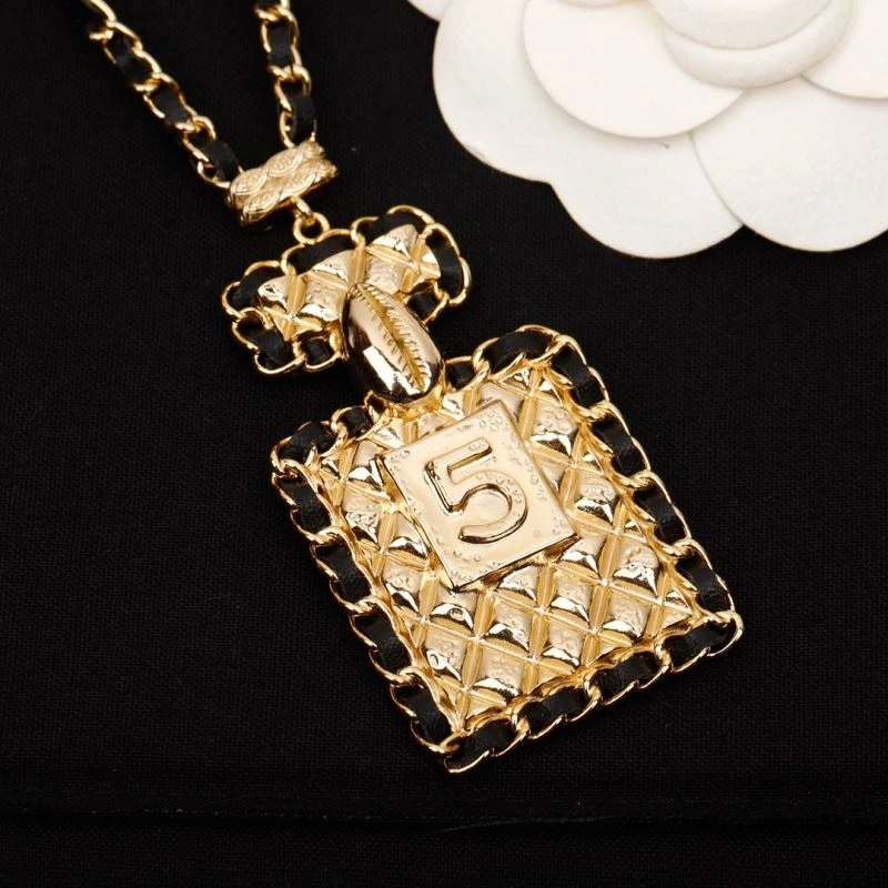 Tailored Chanel Necklaces 225768