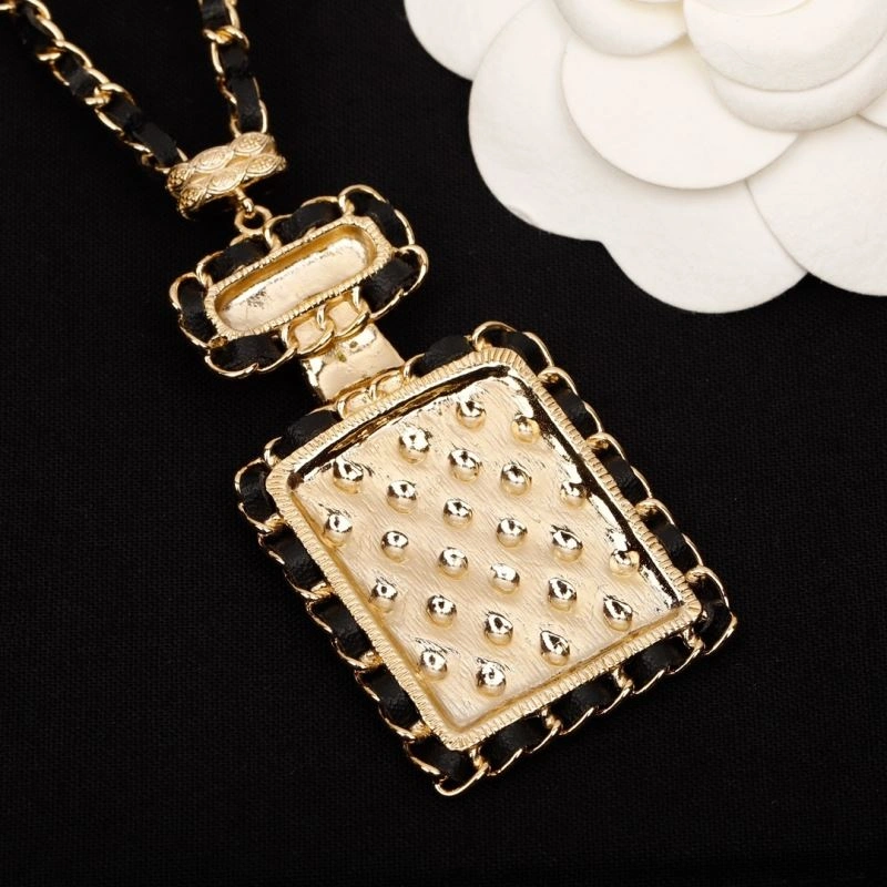 Tailored Chanel Necklaces 225768