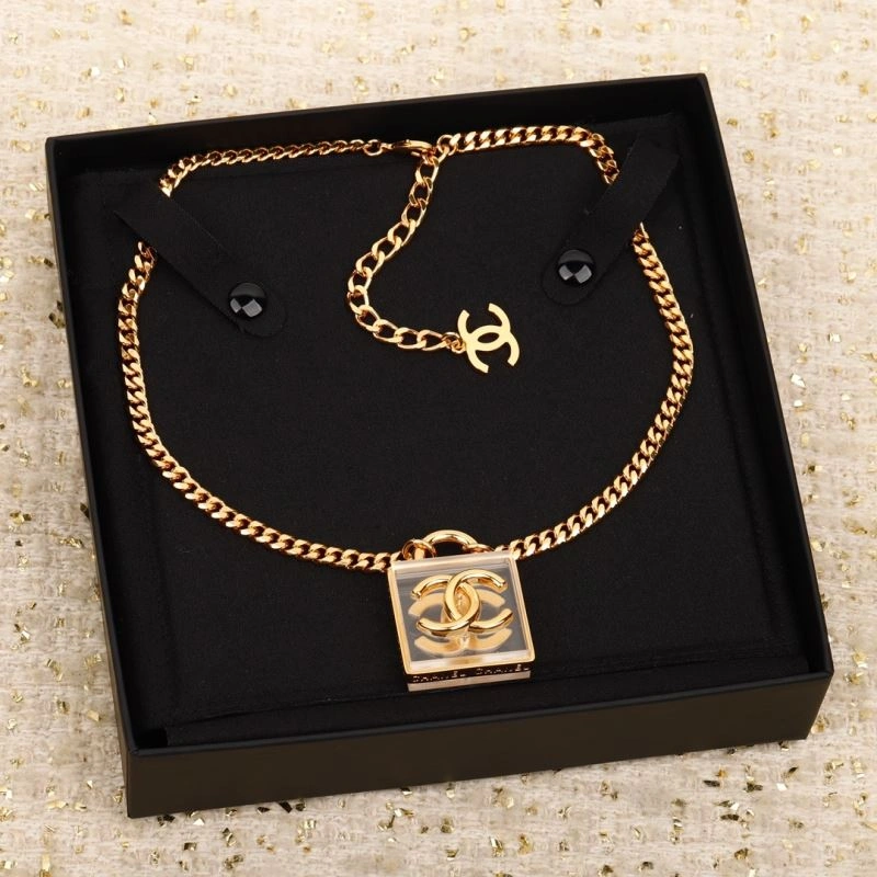 Chanel Necklaces Fashionable 225760