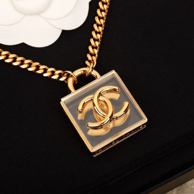 Chanel Necklaces Fashionable 225760