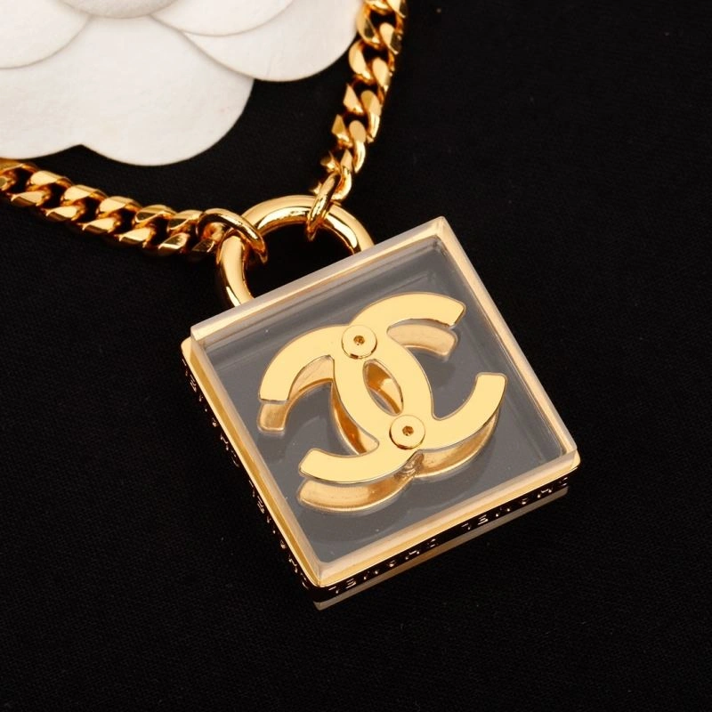 Chanel Necklaces Fashionable 225760