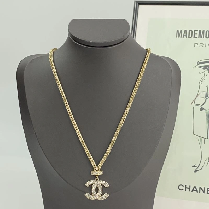 Chic Chanel Necklaces 225754