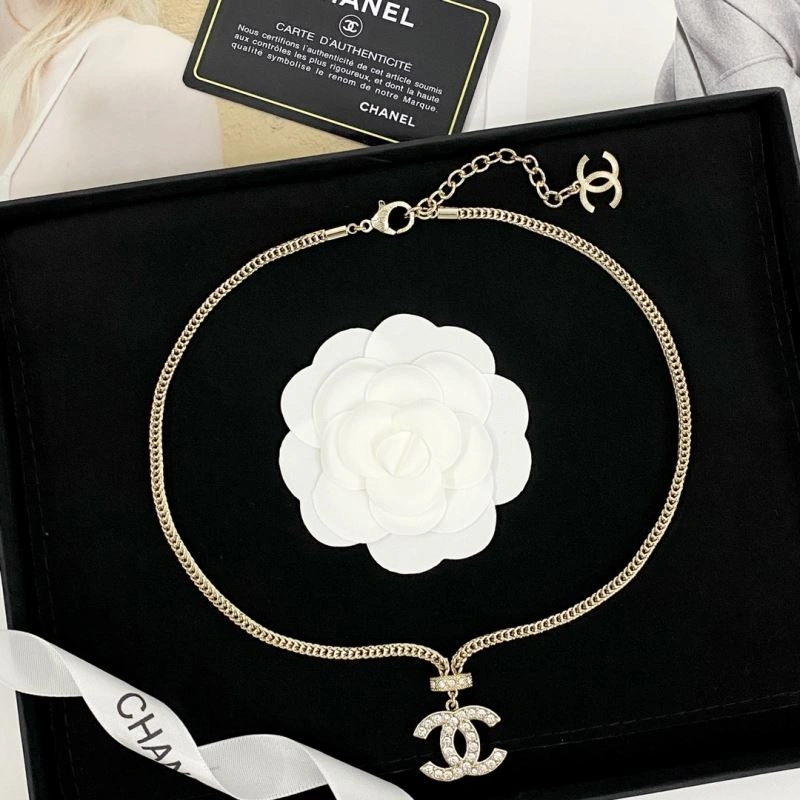 Chic Chanel Necklaces 225754