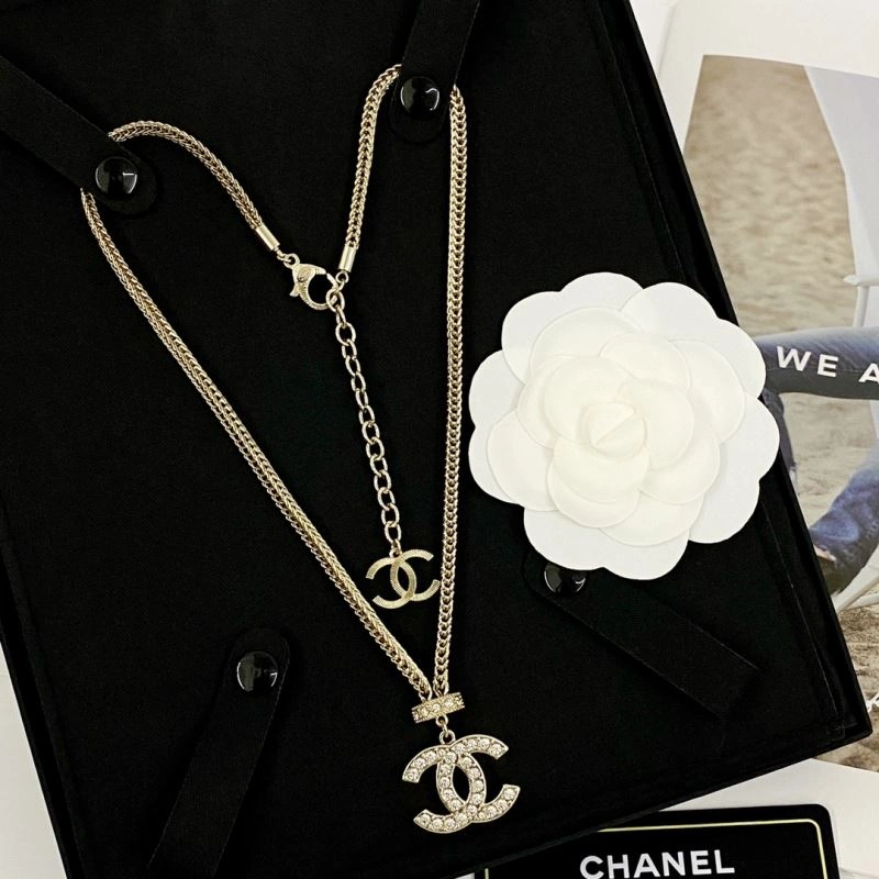 Chic Chanel Necklaces 225754