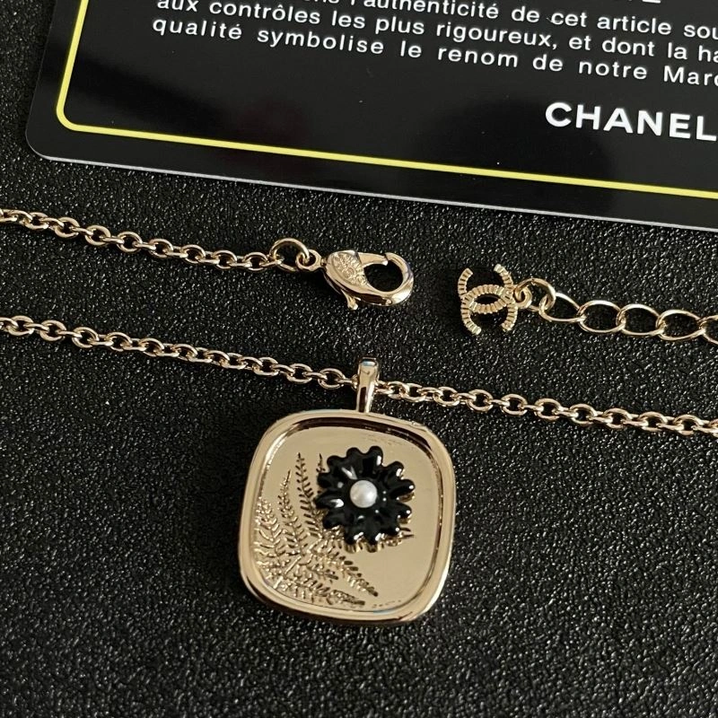 Chanel Necklaces WellDesigned 225755