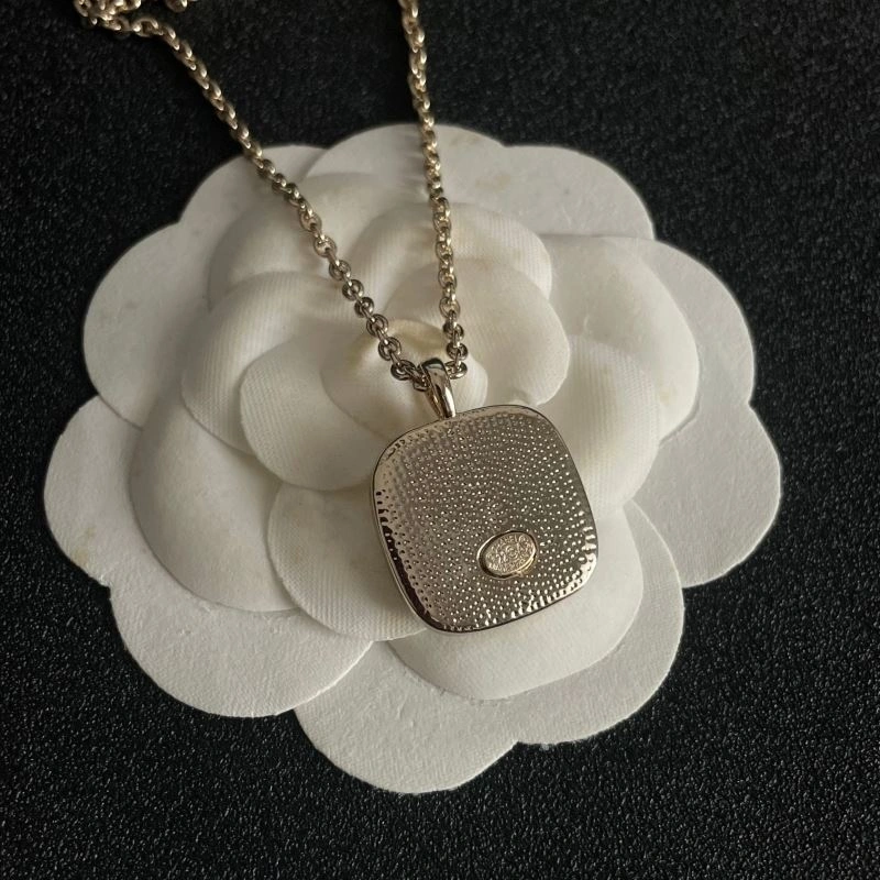 Chanel Necklaces WellDesigned 225755