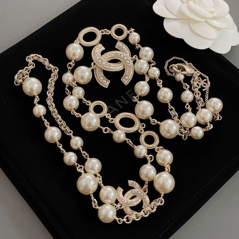 Tailored Chanel Necklaces 225753
