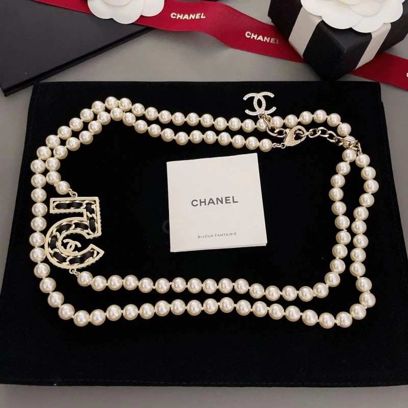 Minimalist Chanel Necklaces 225752