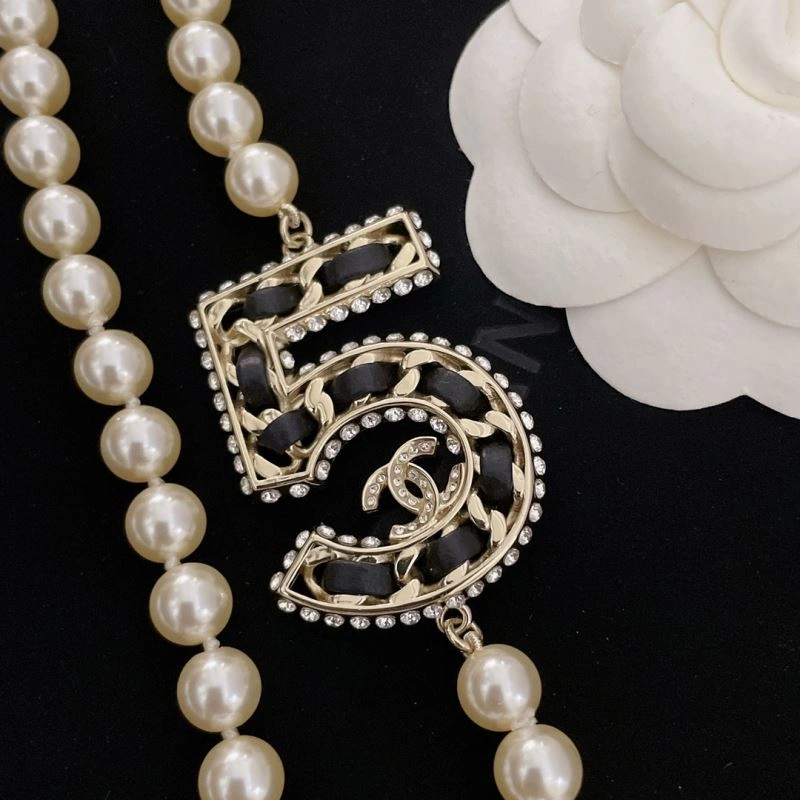 Minimalist Chanel Necklaces 225752