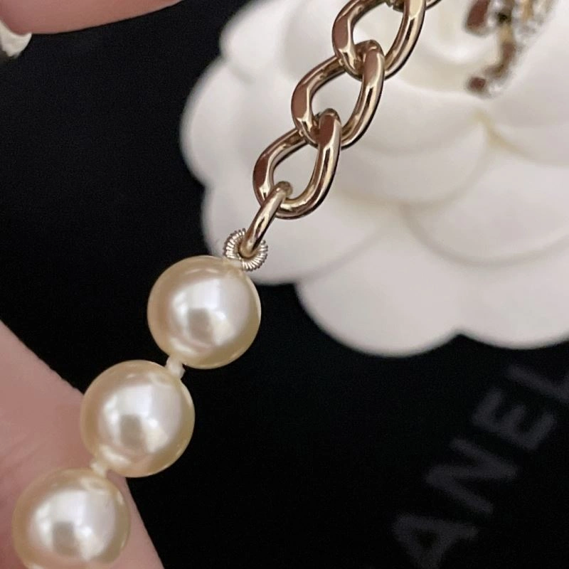 Minimalist Chanel Necklaces 225752