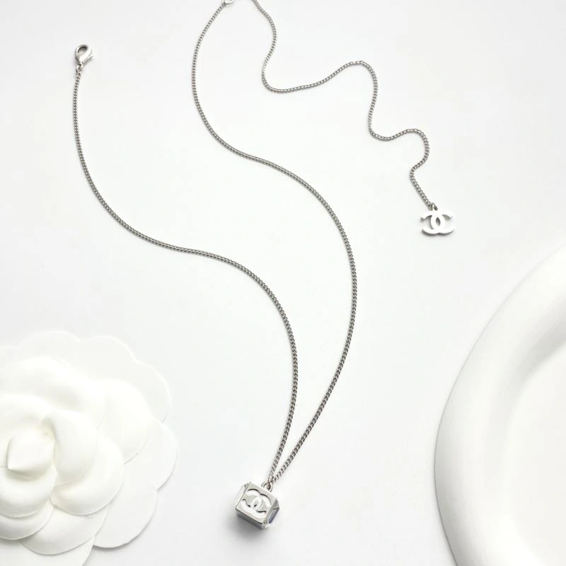 Sporty Chanel Necklaces 225733