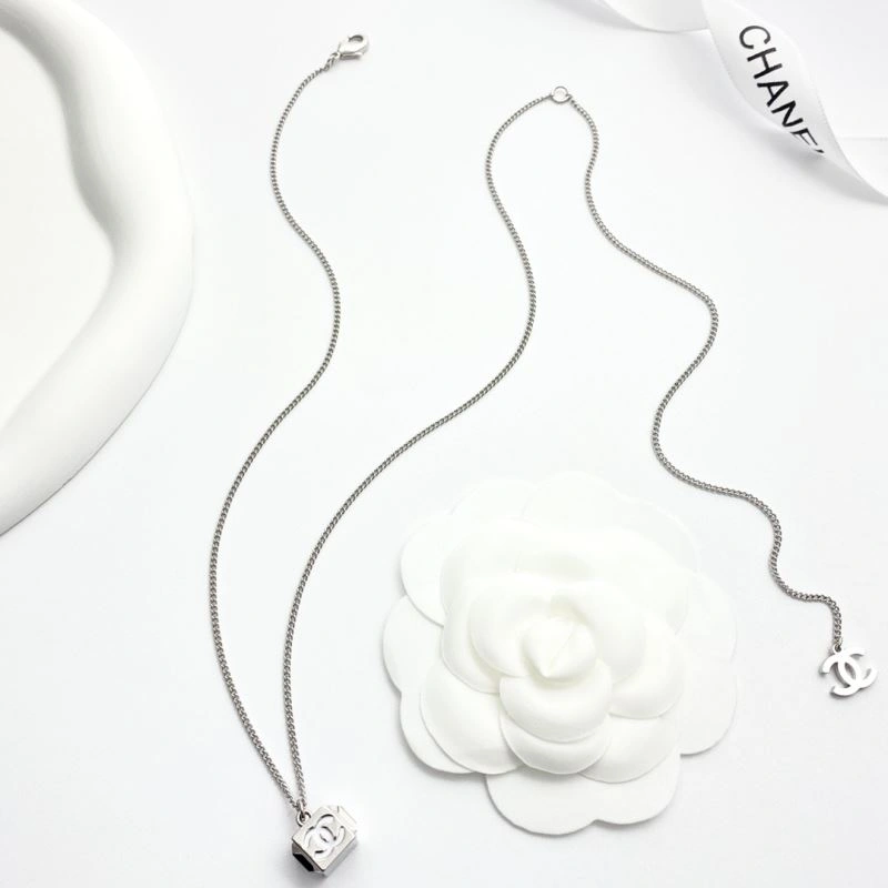 Sporty Chanel Necklaces 225733