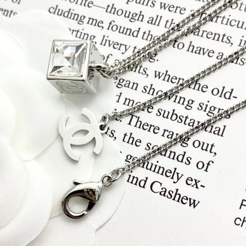 Sporty Chanel Necklaces 225733