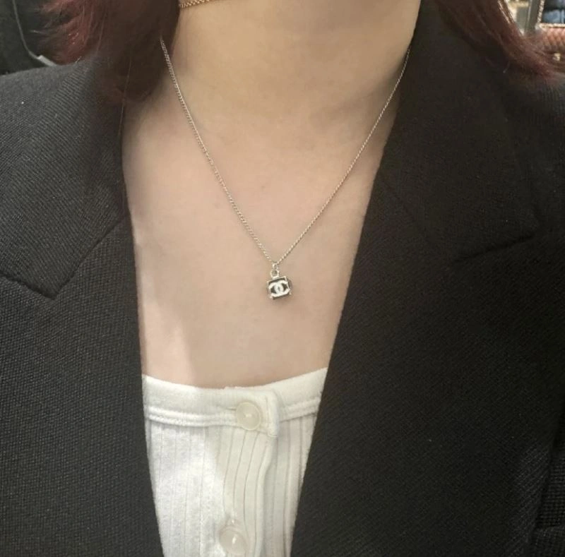 Sporty Chanel Necklaces 225733