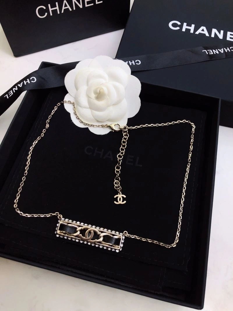 Supportive Chanel Necklaces 225771