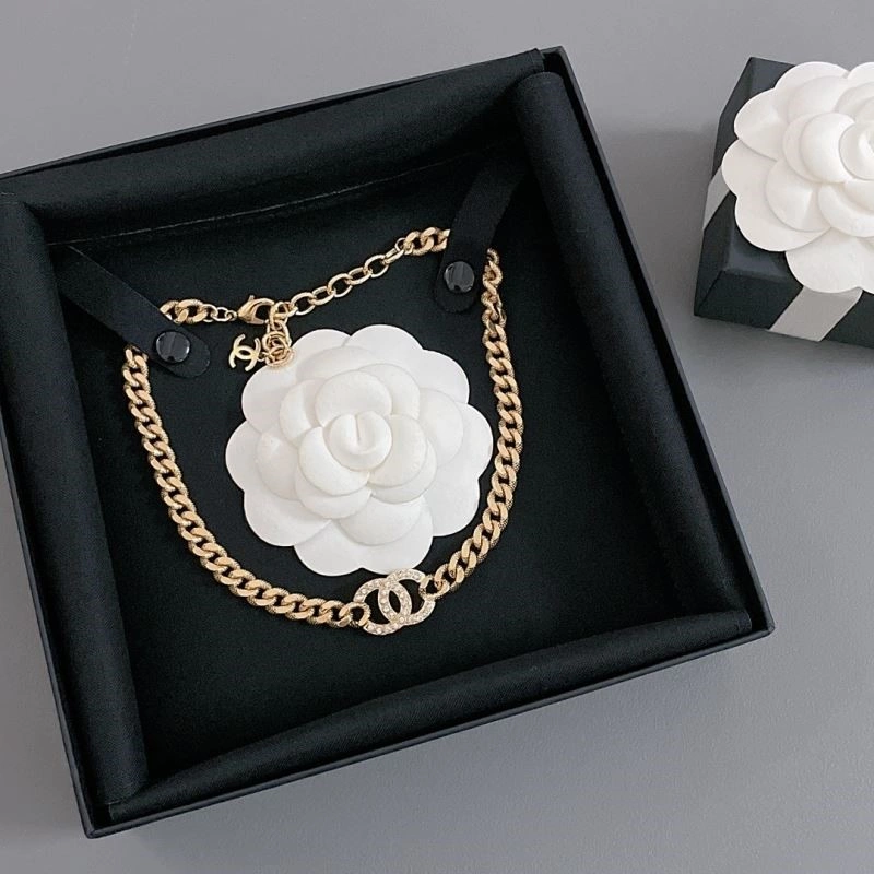 Comfortable Chanel Necklaces 224801