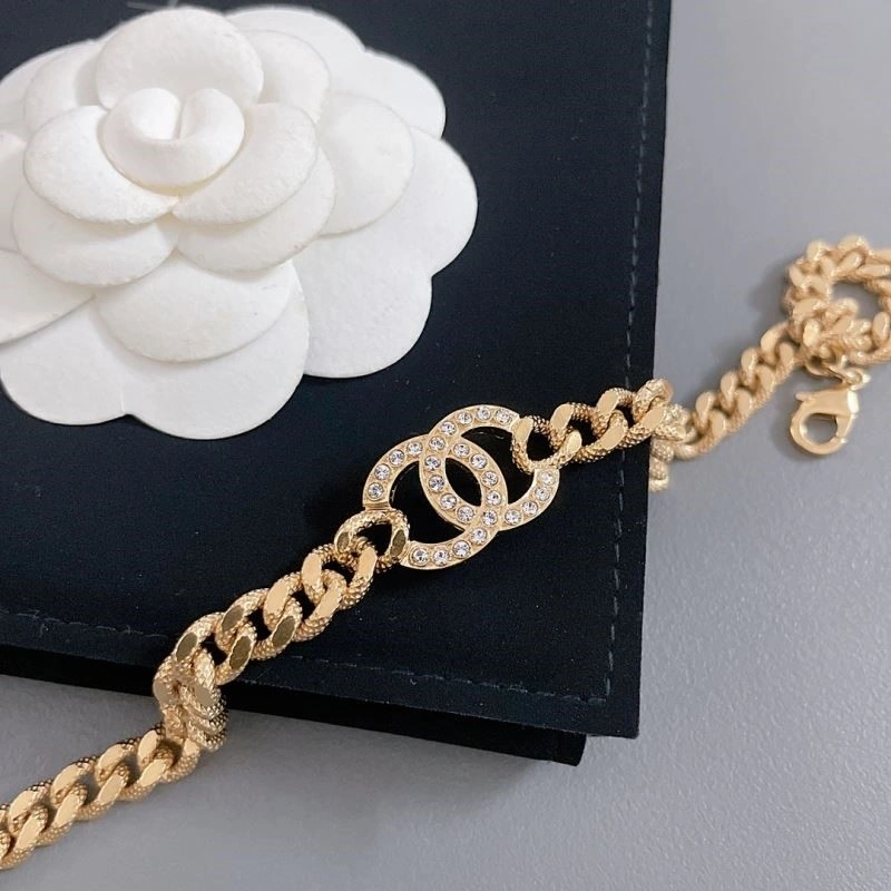 Comfortable Chanel Necklaces 224801