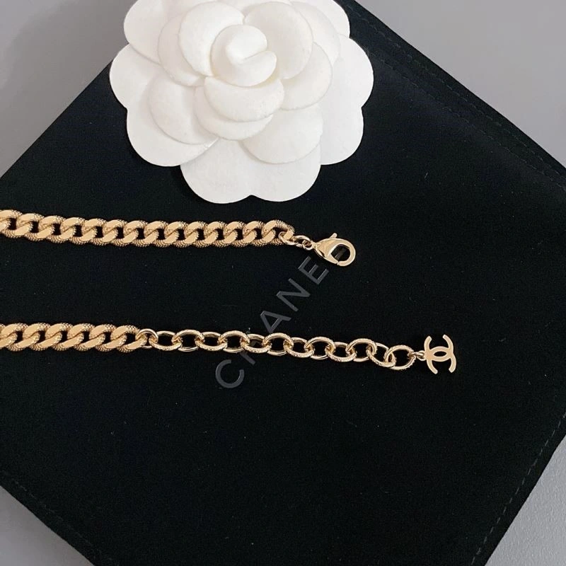 Comfortable Chanel Necklaces 224801