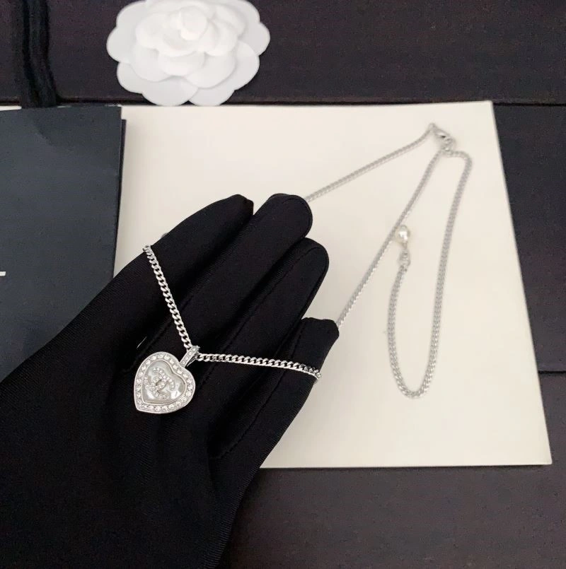 Supportive Chanel Necklaces 224724