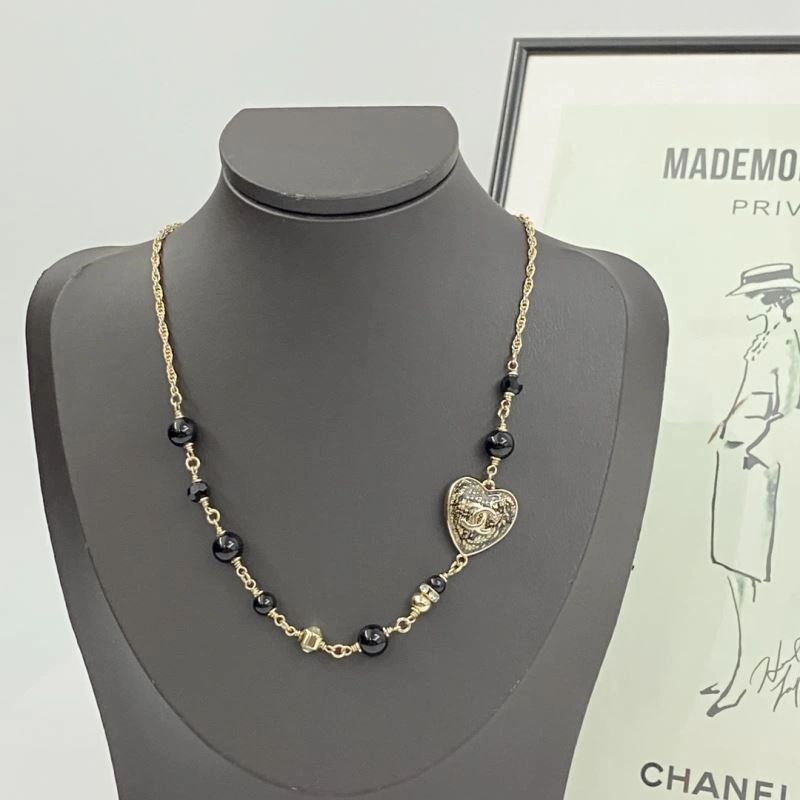 Sustainable Chanel Necklaces 224711