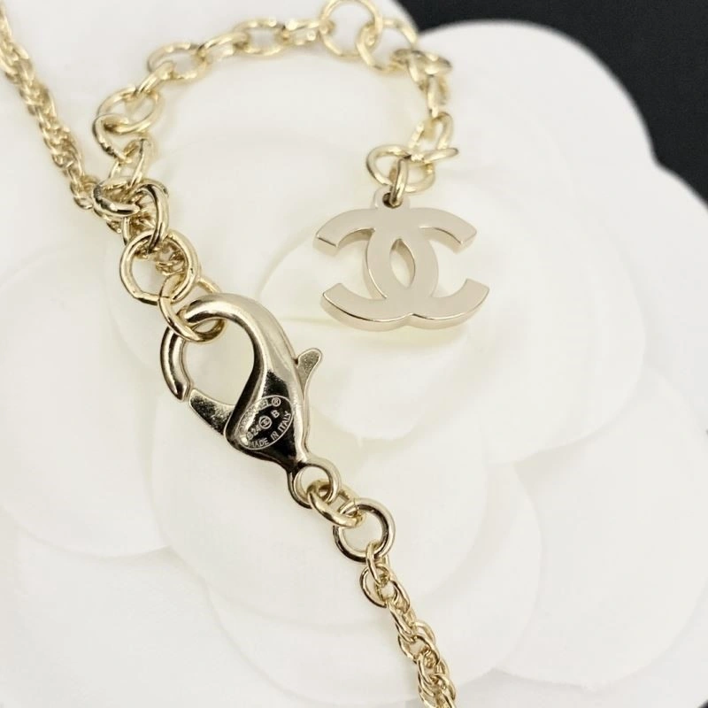 Sustainable Chanel Necklaces 224711