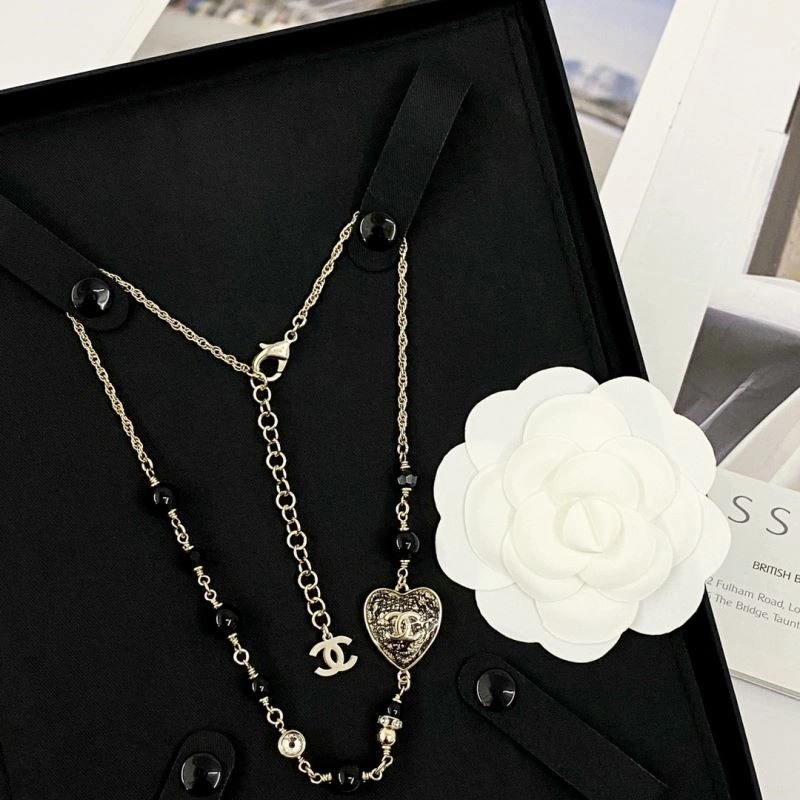 Sustainable Chanel Necklaces 224711