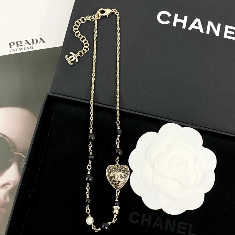 Sustainable Chanel Necklaces 224711